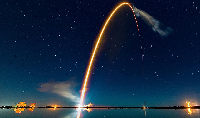 SpaceX roketinin uzay seyri görenleri büyüledi: ABDPost takipçisi o anları kaydetti