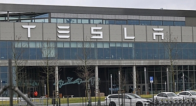 Tesla fabrikasında şüpheli yangın: Kaza mı kundaklama mı?