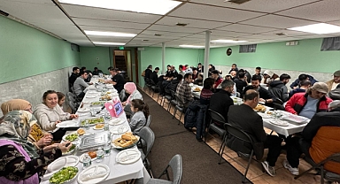 ABD'de Yaşayan Müslümanların İlk Camisi Olan Karaçay Türkleri Eski Camii'nde İftar Yemeği