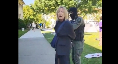 ABD Üniversitelerinde Filistin Protestoları: Hocalar da Ters Kelepçeyle Gözaltına Alındı!