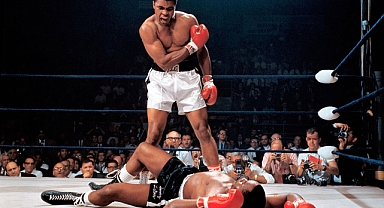 Boks Tarihine Damga Vuran Muhammed Ali'nin Şortları, Açık Artırmada Rekor Fiyatlara Koşuyor!