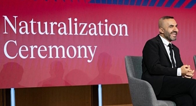 Champion Pizza'nın Kurucusu Hakkı Akdeniz, Amerikan Vatandaşlığına Geçiş Töreninde İlham Verdi