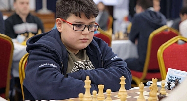 Dünyanın En Genç Büyükustası: 12 Yaşındaki Yağız Kaan Erdoğmuş