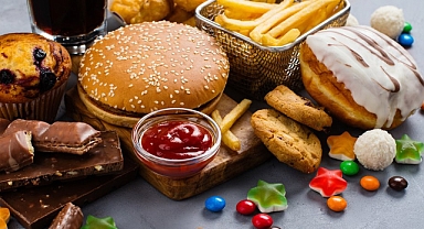 Fast Food ve Abur Cuburun Korkunç Gerçeği: Çocuklarda Beyin Hasarı Tehlikesi!