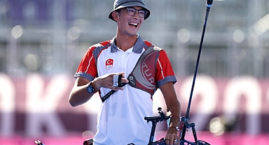 Milli Okçu Mete Gazoz, Paris 2024 Olimpiyatları Öncesi Dikkatleri Üzerine Çekiyor