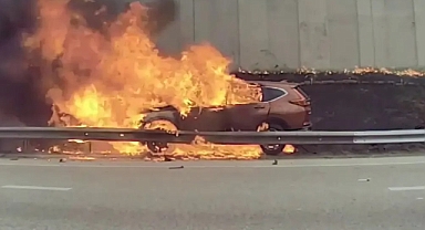 Minnesota'da Alev Alan Aracın İçindeki Sürücü Son Anda Kurtarıldı!