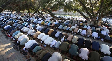 Sacramento'da Ramazan Bayramı Coşkuyla Kutlandı: 40 Bin Müslüman Bir Araya Geldi