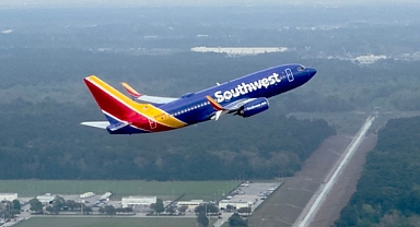 Uçakta Korkunç Kaza: Motor Kapağı Kanat Flapına Çarptı!