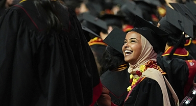 ABD'de Okul Birincisine Sansür: Gazze'deki Zulmü Konuşması Engellendi