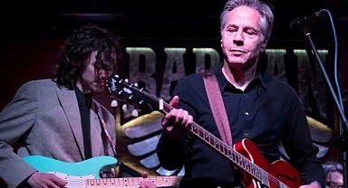 ABD Dışişleri Bakanı Blinken, Kiev'deki Bir Barda Ukrayna'ya Destek Şarkısı Söyledi