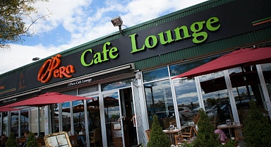 Brooklyn'in Favori Kahvaltı Mekanı: OPERA CAFE & LOUNGE!