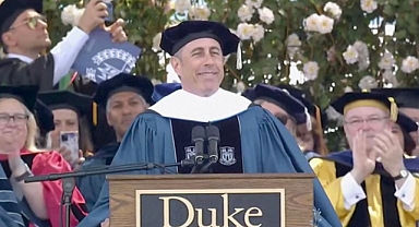 İsrail Destekçisi Ünlü Komedyene Şok Muamele: Mezuniyet Töreninde Protesto Edildi!