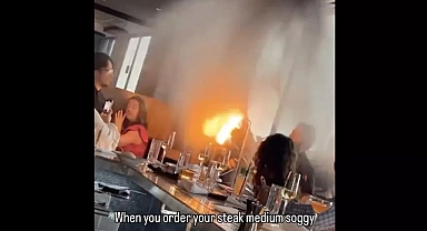 ABD'de Restoranda Alevli Şov Felaketi: Yangın Sistemi Müşterileri Islattı!