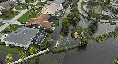 Florida Sular Altında: Vali DeSantis Acil Durum İlan Etti
