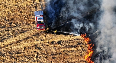 California'nın Merced Kentinde Dev Yangın: 30 Dönüm Kül Oldu!
