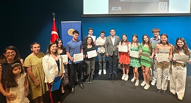 Türkevi'nde "Umuda Köprü Olalım" Paneli Düzenlendi: Depremzedelere Uzanan Yardım Eli!