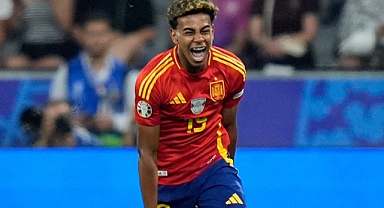 16 Yaşındaki Lamine Yamal: Futbol Tarihine Geçti