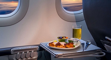 227 Yolculu ABD Uçağında, Bozuk Yemek Skandalı!