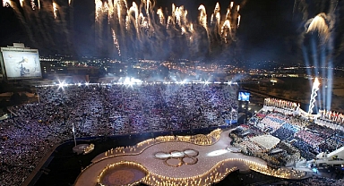 4 Temmuz Kutlamalarında Seyircilerin Üzerine Havai Fişek Düştü!