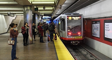 74 Yaşındaki Zavallı Kadın, Trenin Önüne İtildi!