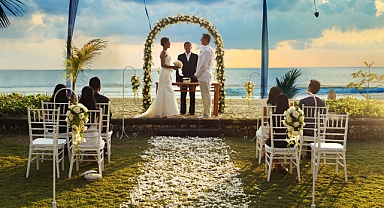 ABD'de Düğün Yapmak İstemeyen Çift Soluğu Türkiye'de Aldı