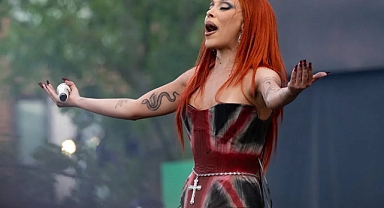 Doja Cat, Dilara Fındıkoğlu Tasarımıyla Sahnede Yer Aldı