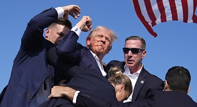 Donald Trump Aslında Göğsünden mi Vuruldu?