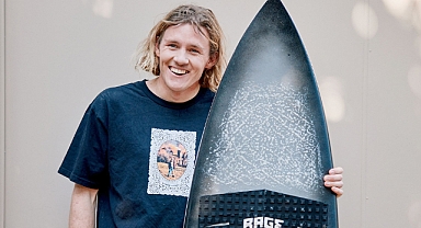 Genç Sörfçünün Kopan Bacağı Kıyıya Vurdu Korkunç Köpekbalığı Saldırısı