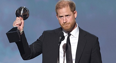 Prens Harry'ye Verilen Pat Tillman Ödülü Tartışmalara Neden Oldu