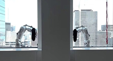 Amerika'dan Teknoloji Devrimi İlk Cam Silme Robotu