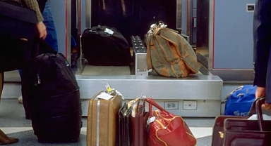 Chicago O'Hare Havalimanı'nda Korkunç Ölüm: Bagaj Bandına Sıkıştı!