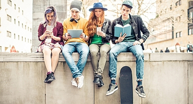 Gençlerin Duygusal Durumu Ortaya Çıktı Z Kuşağıyla İletişim Bulundu