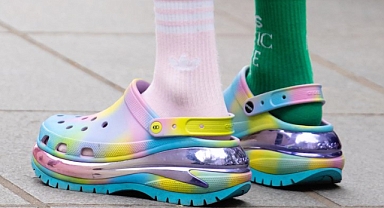 Kurucusunun 'Çirkin' Dediği Crocs, Nasıl Bu Kadar Popüler Oldu?