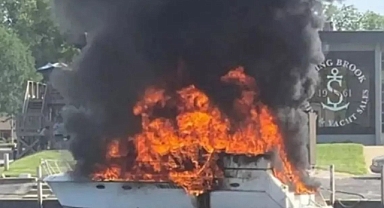 Lüks Yatta Yakıt Dolumu Sırasında Dev Yangın Çıktı