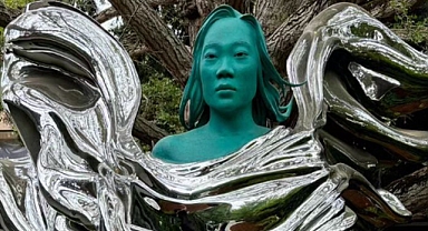 Milyarder İş İnsanı Mark Zuckerberg Hanım Köylü Oldu