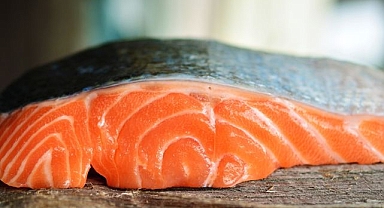 ABD'deki marketlerde 'boyalı' somon satışı artıyor! Uzmanlar uyarıyor: Risk barındırıyor...