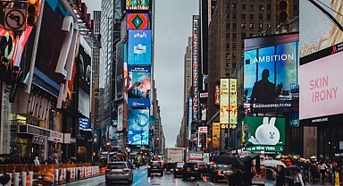 Times Meydanı'nda Kur'an dinletisi: Her gün 50 dolar ceza ödüyor!