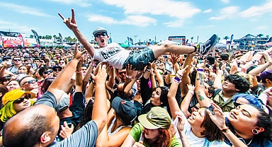 Warped Tour 2025'te geri dönüyor: Kadınlar, festivalin geçmişteki cinsel taciz sorunlarına dikkat çekiyor