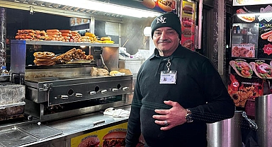 Times Square'de Kur'an dinletisi yapan esnafın mücadelesi: 10 yıldır her gün 50 dolar ceza ödüyor