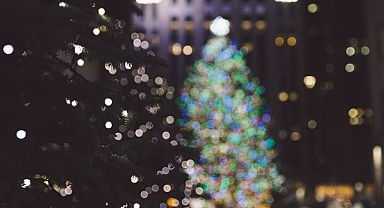 New York'ta dev yılbaşı ağacı ışıklandırıldı: 2025'e geri sayım başladı