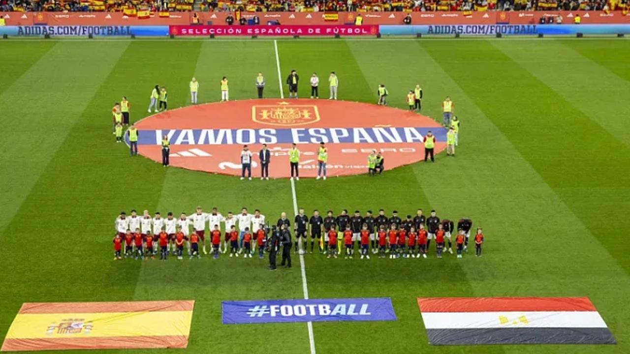 İspanya-Mısır maçında skandal tezahürat! Pedro Sanchez de hedef alındı